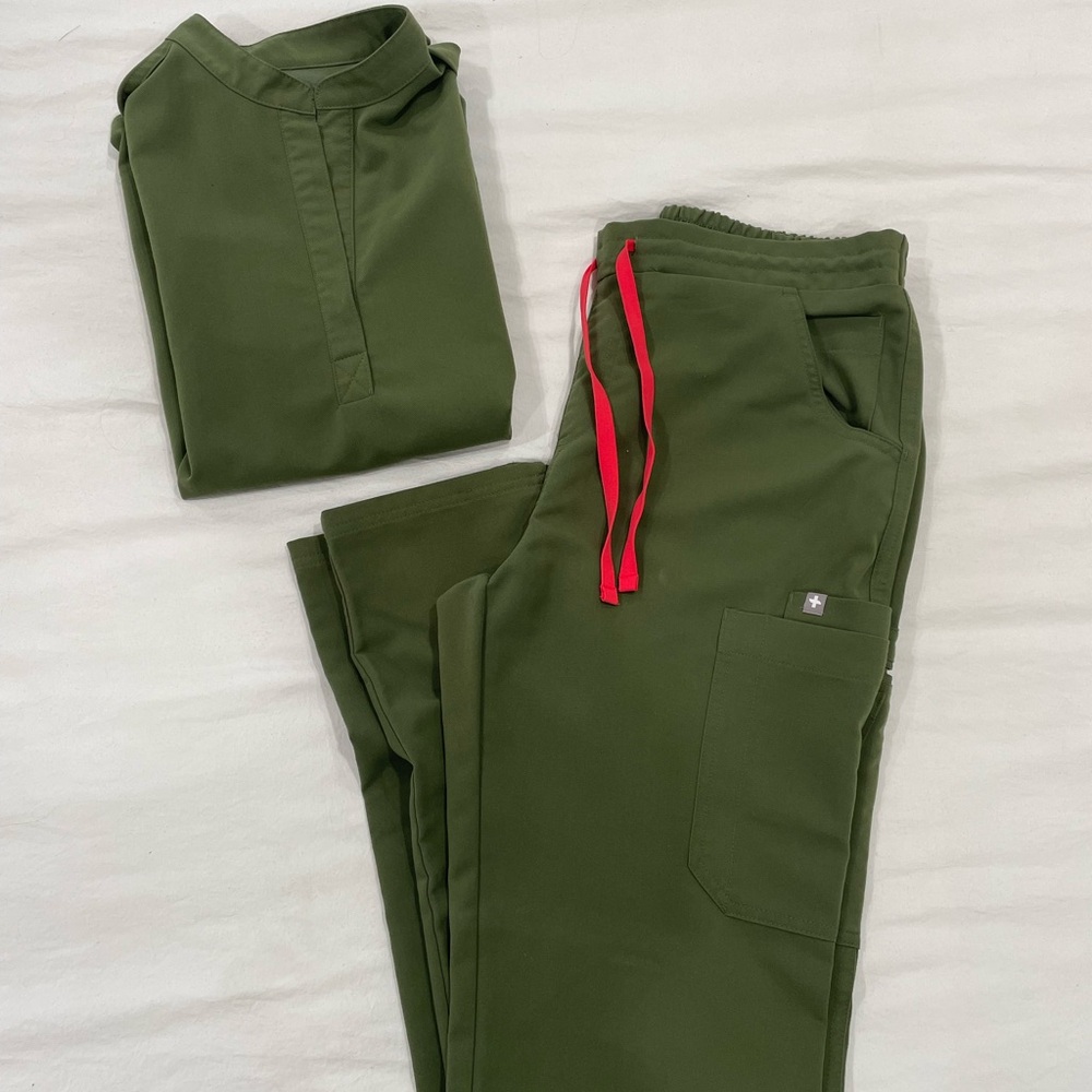 Dark Olive Green Figs